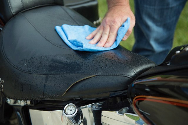 How to Get Water Stains Out of a Cloth Car Seat » Way Blog