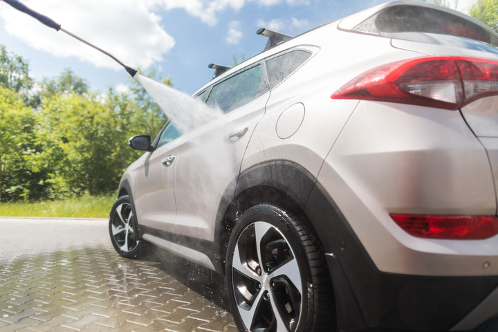 7 Simple Steps on Cleaning Car Exterior